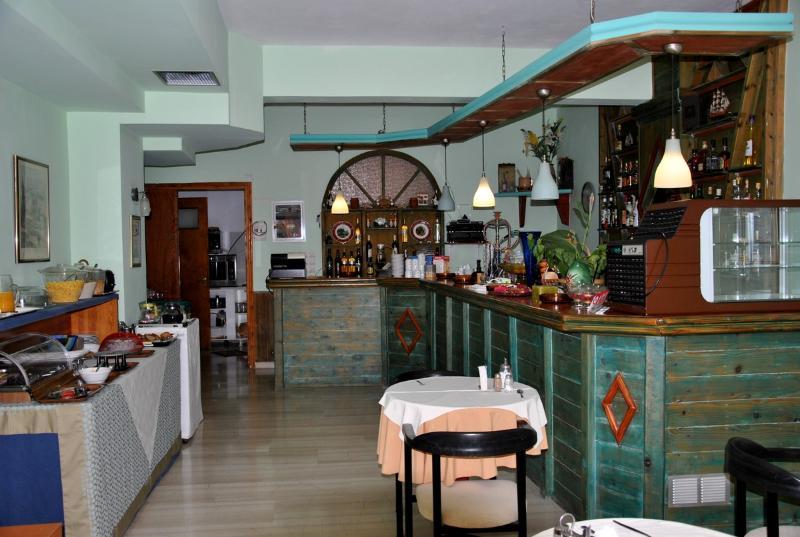 Kalypso Hotel 포로스 외부 사진